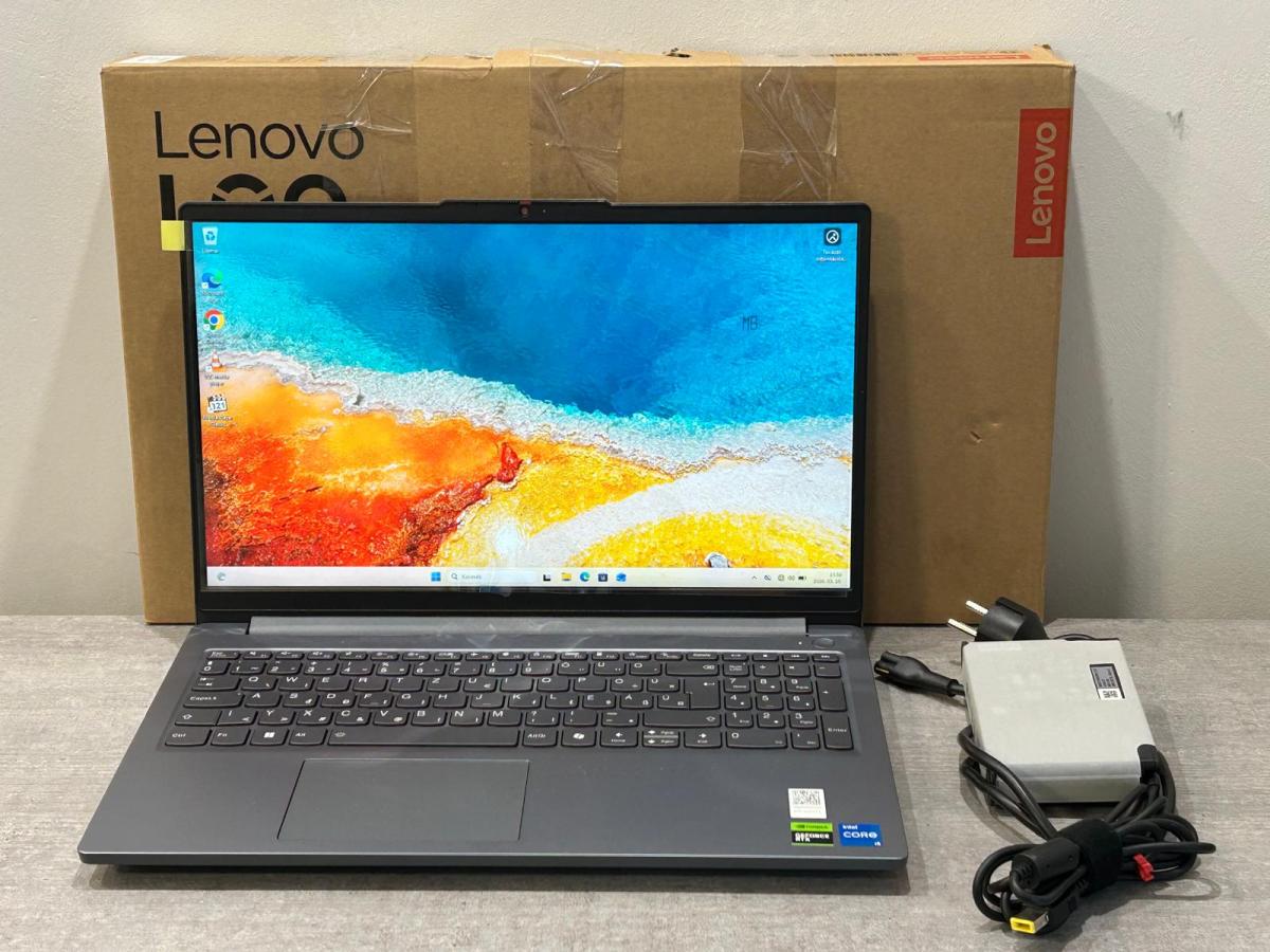 Lenovo LOQ 15IAX9E